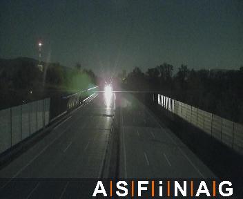 A22, zwischen  Korneuburg Ost und Raststation Korneuburg West, Blickrichtung Kaisermühlen - Km 17,28